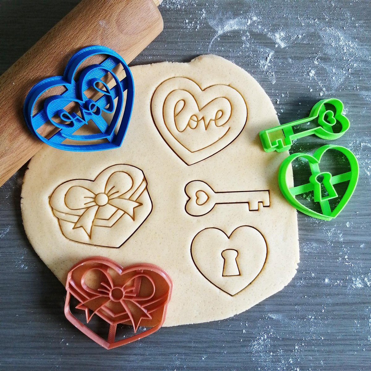 Koekjesvorm | 3-delige set | Liefde - Love - Valentijn | Love Hartje - Hart Met Sleutel - Liefdesgeschenk | Cookie cutter | Uitsteekvorm | Bakvorm | 8cm