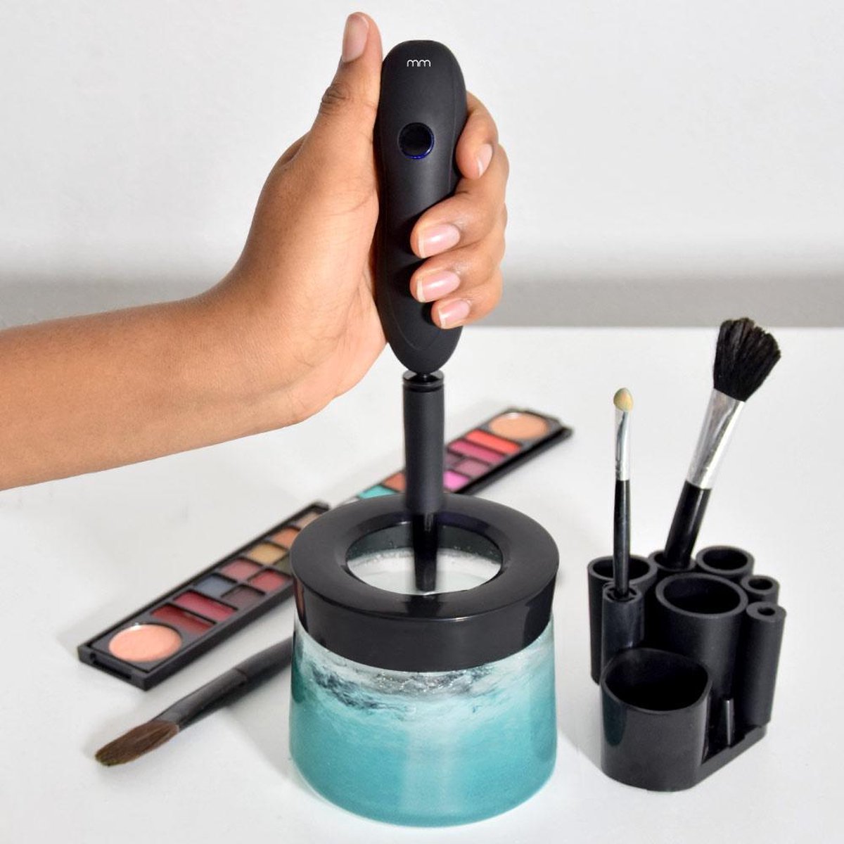 MikaMax - Brush Cleaner - Elektrische Make-up kwasten reiniger - Mat zwart - 8 opzetstukken