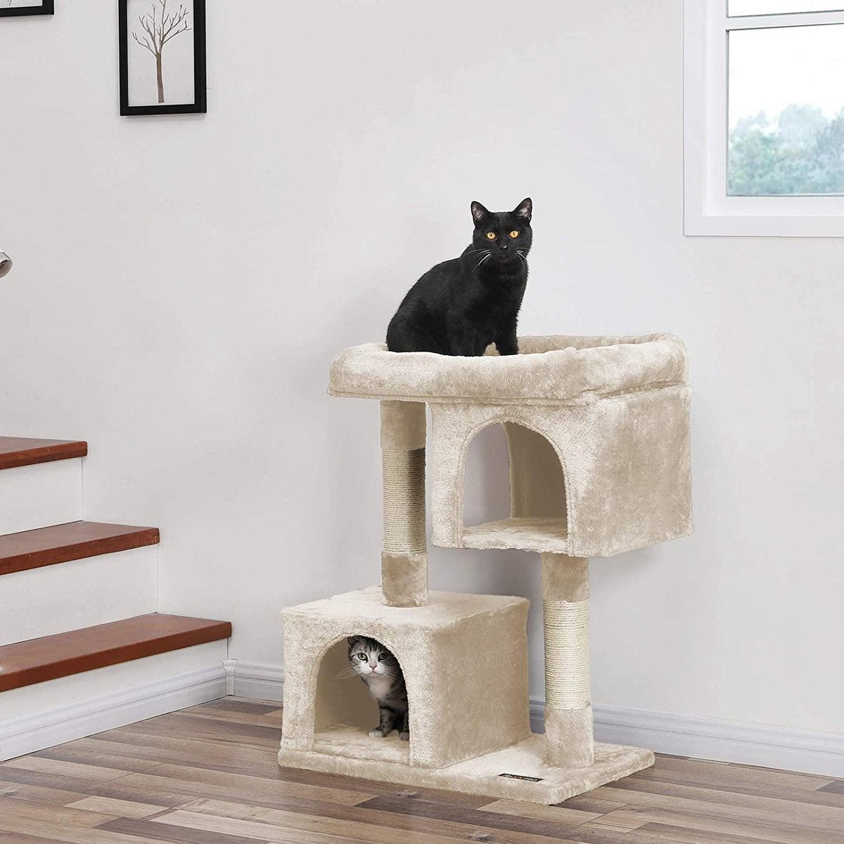 FEANDREA krabpaal met groot platform en 2 pluche grotten speelhuis