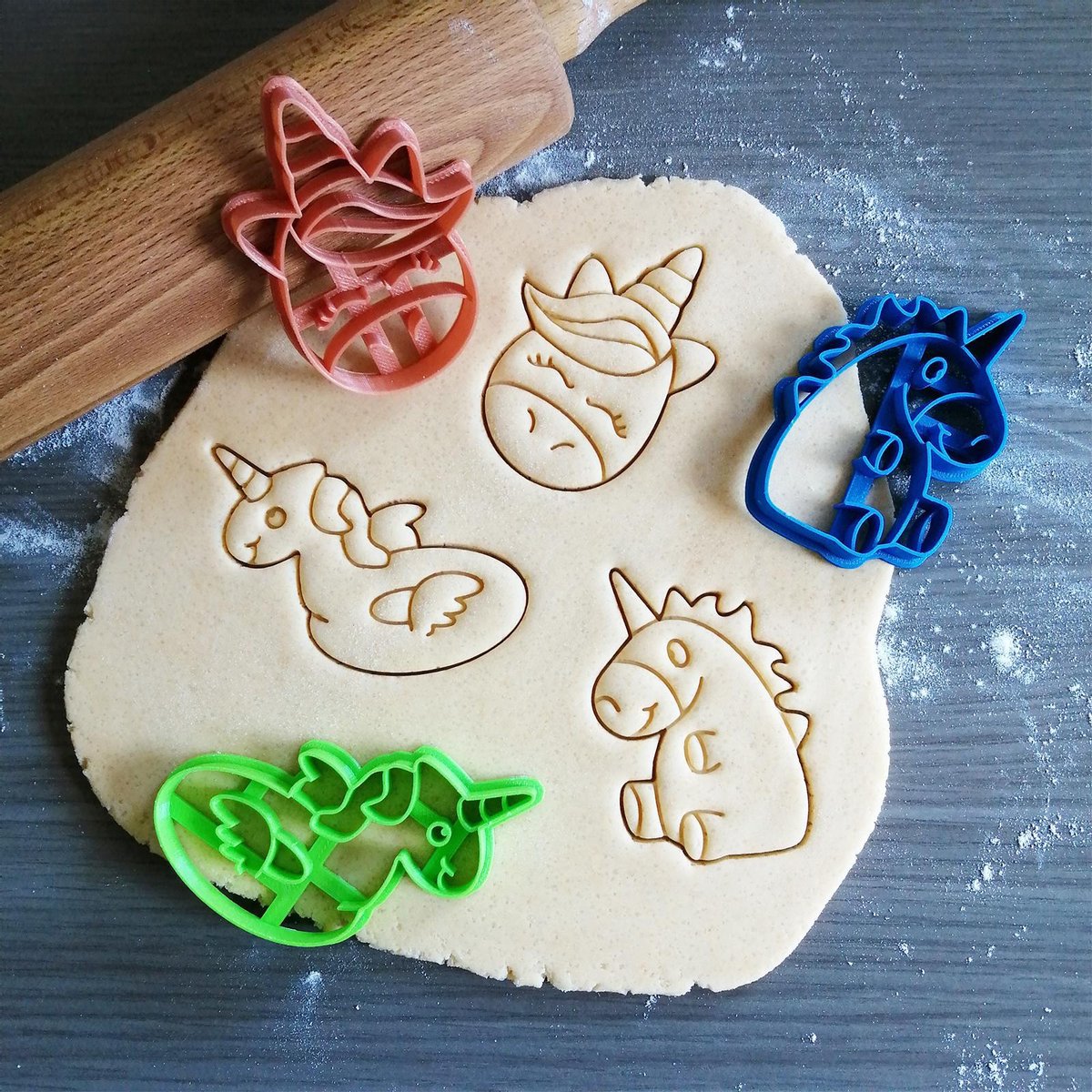 Koekjesvorm | 3-delige set | Unicorn | Eenhoorn | Gezicht - Baby - Zwemband | Cookie cutter | Uitsteekvorm | Bakvorm | 8cm