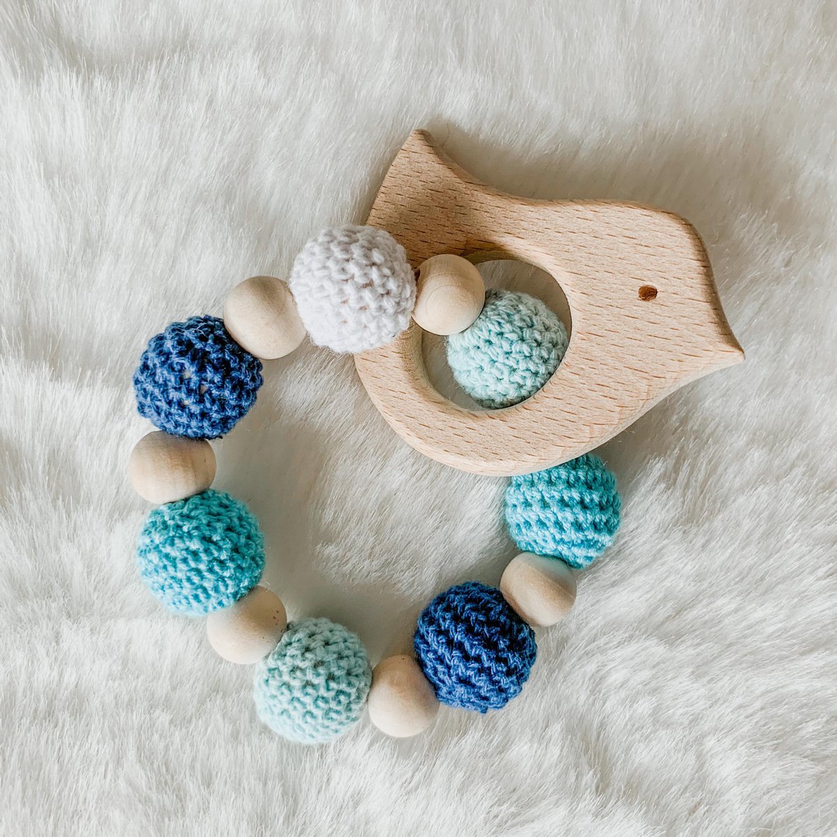 Babybeads - Bijtring vogel - Blauwtinten met wit