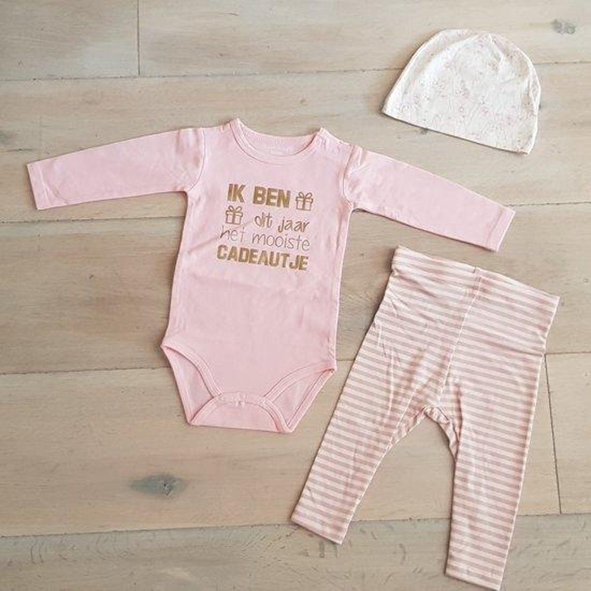 Baby cadeau geboorte meisje jongen set met tekst aanstaande zwanger kledingset pasgeboren unisex Bodysuit |  babykleding Huispakje | Kraamkado | Gift Set babyset kraamcadeau pakje babygeschenk babygeschenkset kraampakket