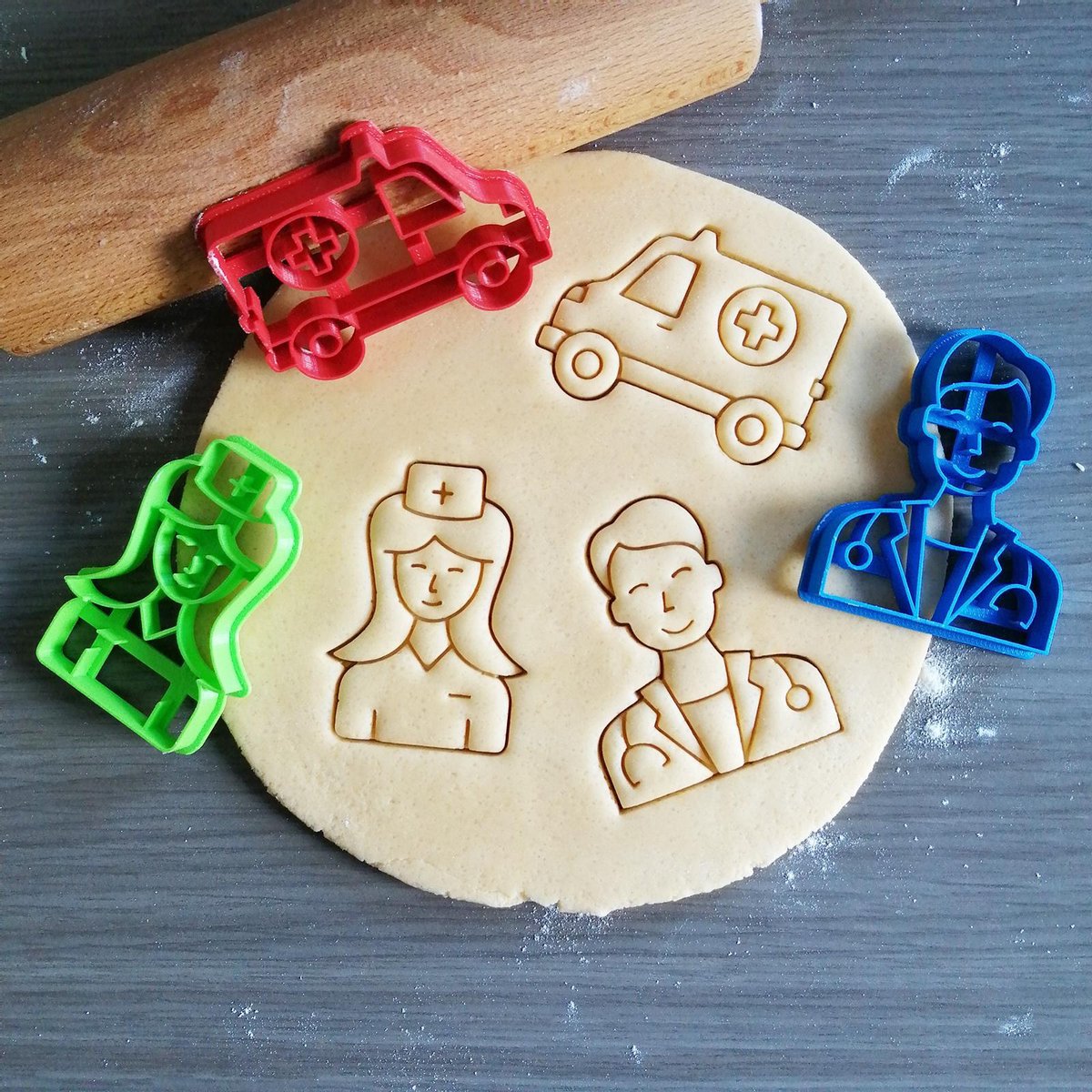 Koekjesvorm | 3-delige set | Hospitaal | Ambulance - Dokter - Verpleegster | Cookie cutter | Uitsteekvorm | Bakvorm | 8cm