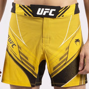 UFC x Venum Pro Line Heren Fight Shorts Geel Kies hier uw maat Venum Fight Shorts: S - Jeansmaat 31/32