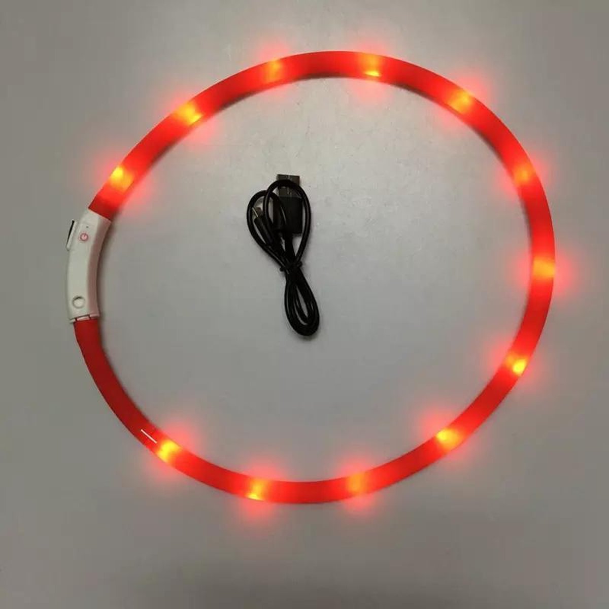 Oplaadbare led halsband voor honden - Makkelijk op maat te maken - Rood - Maximaal 70 cm