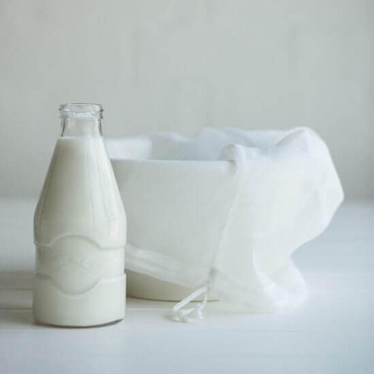 Mesh Notenmelkzak - Makkelijk reinigen - Zeefzak - Passeerdoek - Kaasdoek - Sneldrogend en anti-schimmel - BPA-vrij - 20x30 cm