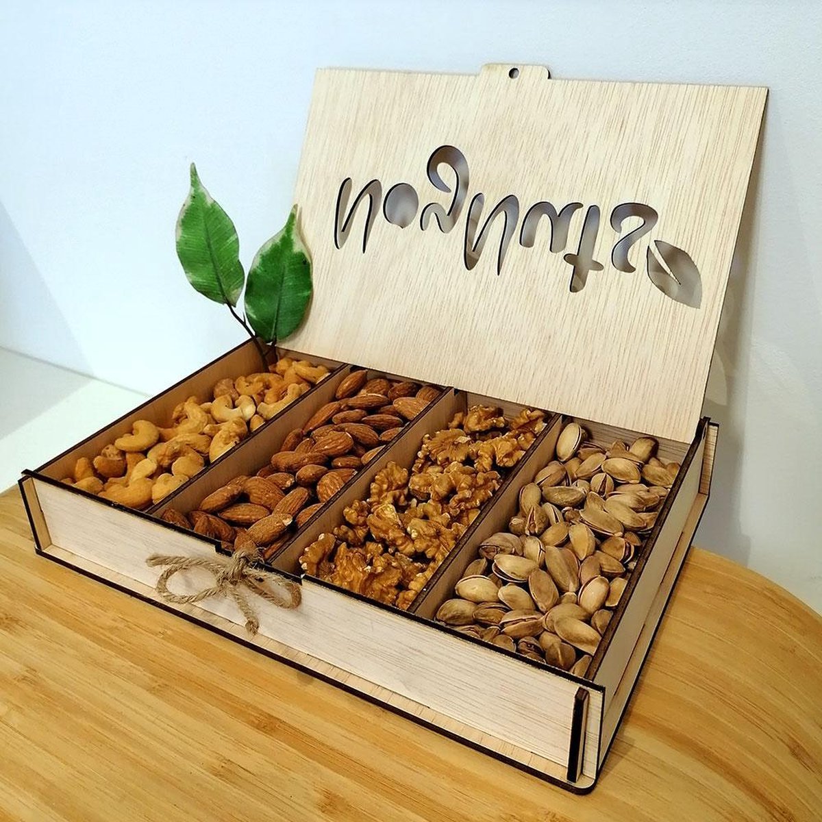 Noten geschenk box | 4 soorten ongezouten noten | Uniek en gezond cadeau | Gluten- en lactosevrij