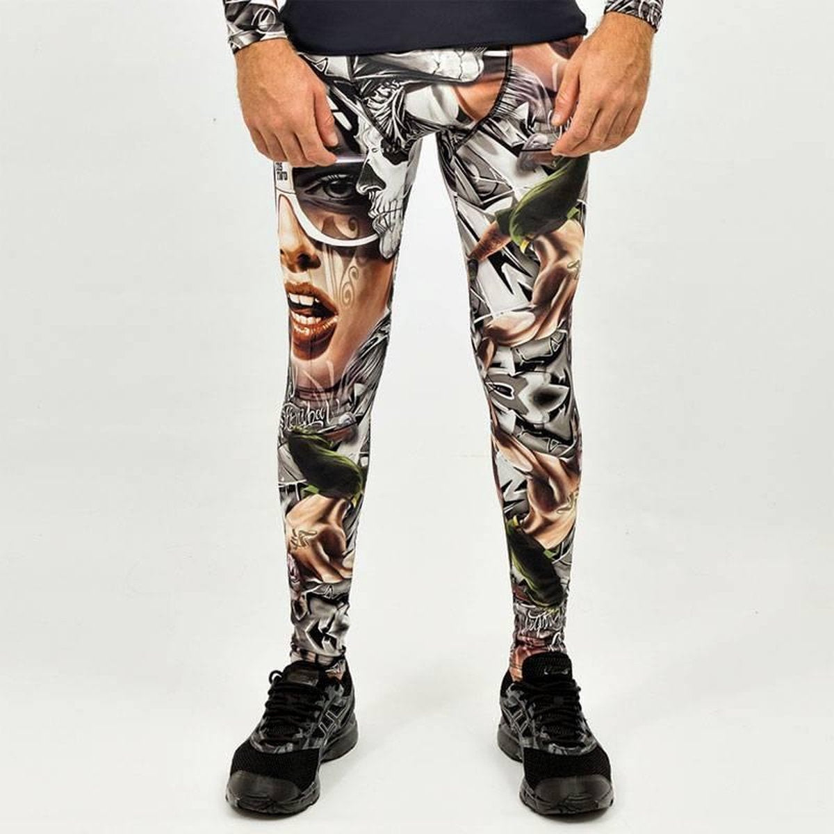 Graffitibeasts heren running tight maat XL met originele graffitiprint van Costwo. Deze hardloopbroek is prima te gebruiken als sportbroek heren of heren sportlegging