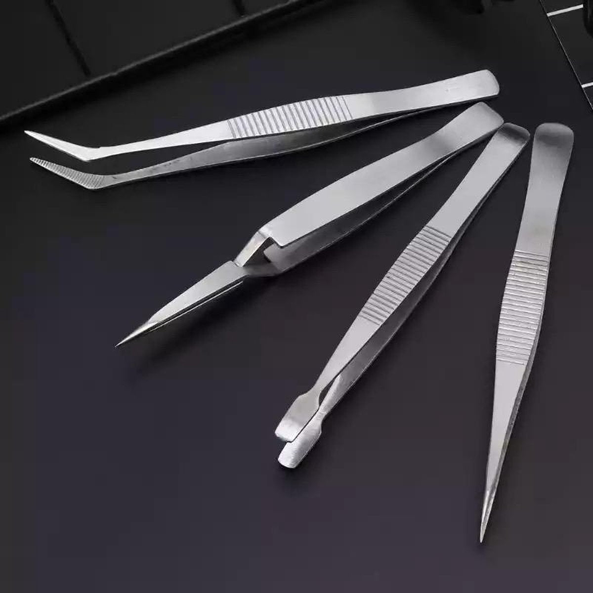 4 stuks pincetten + etui - Epileerpince - Wimperpincet - tweezer