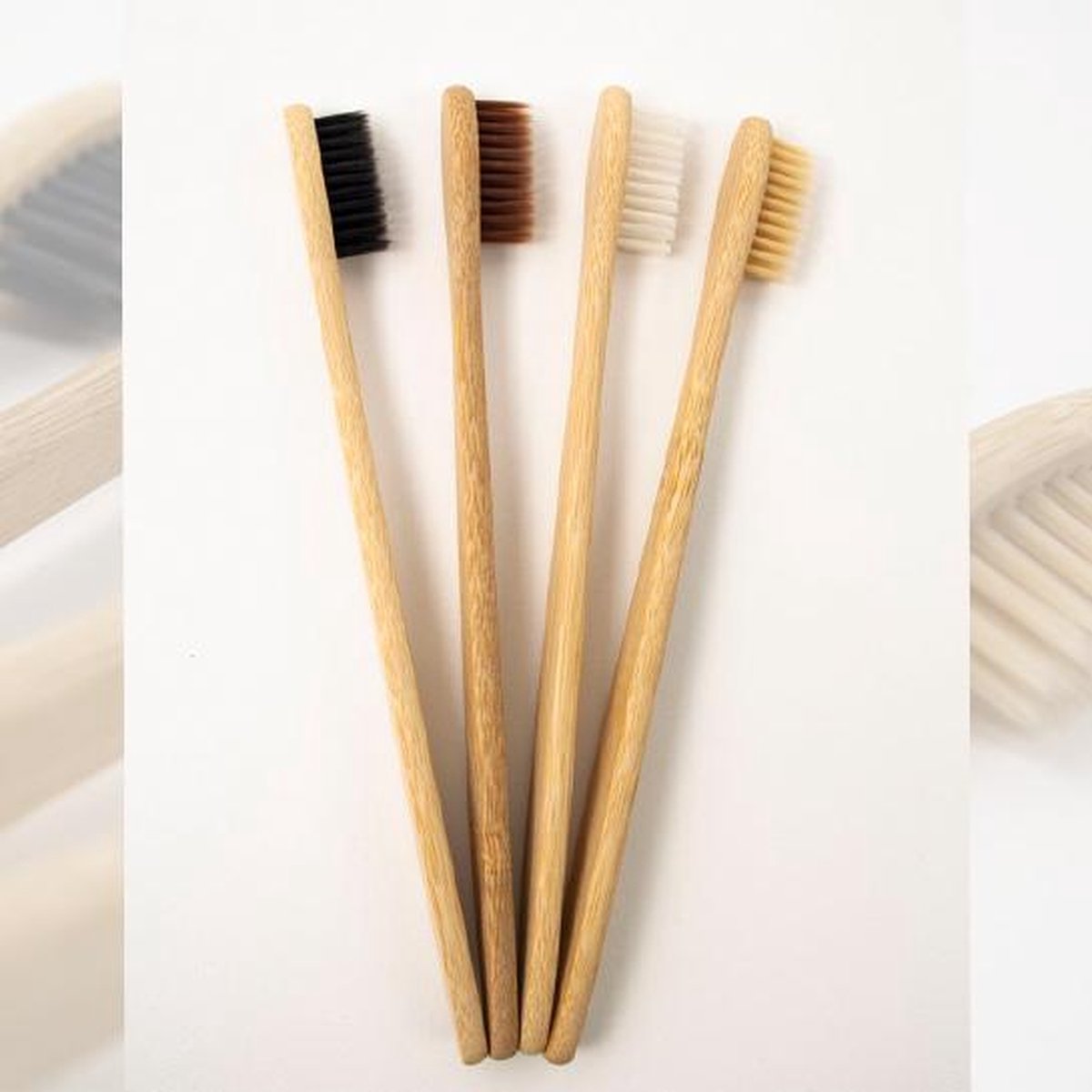 Bamboo - Bamboe Ecologische Tandenborstel – Set van 4 stuks - Volwassen – Recyclebaar en Biologisch afbreekbaar – Toothbrushes