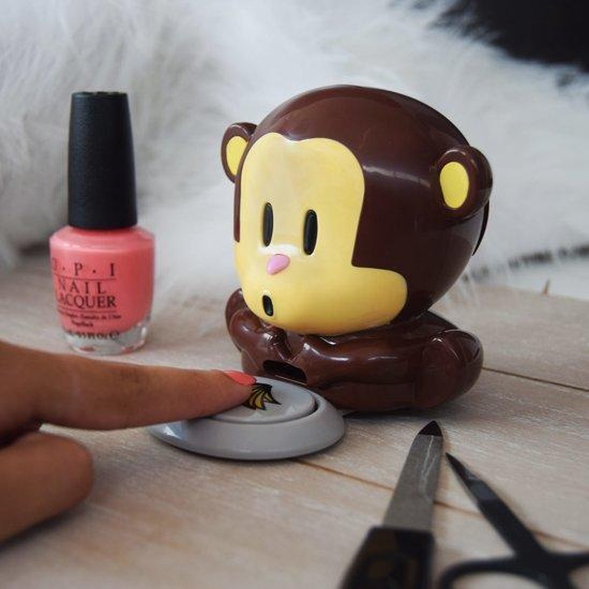 Gadget - Monkey Nail Polish Dryer