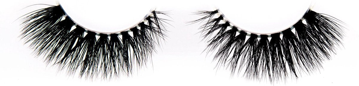 Sparkle Lady- Lashes in style New York City