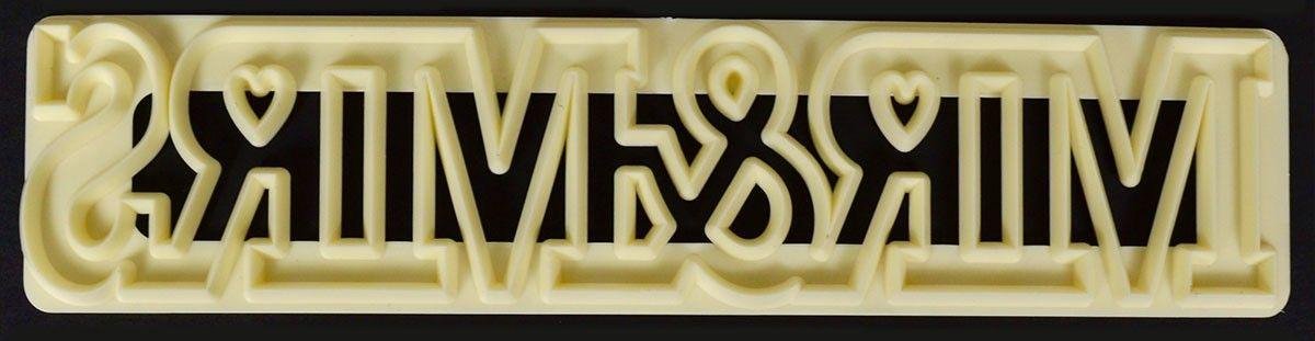 FMM Curved Words Cutter Mr&Mrs