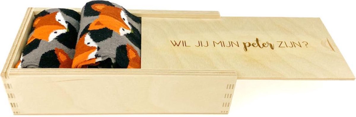 houten box "wil jij  mijn peter zijn?" + herensokken