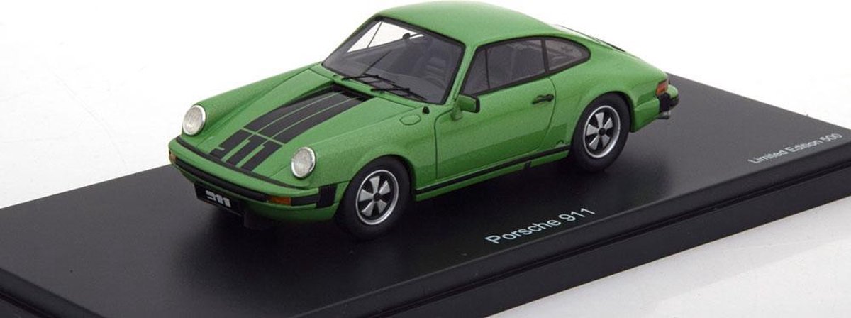 Porsche 911 Coupe Vipergroen 1-43 Schuco ProR Limited 500 Pieces