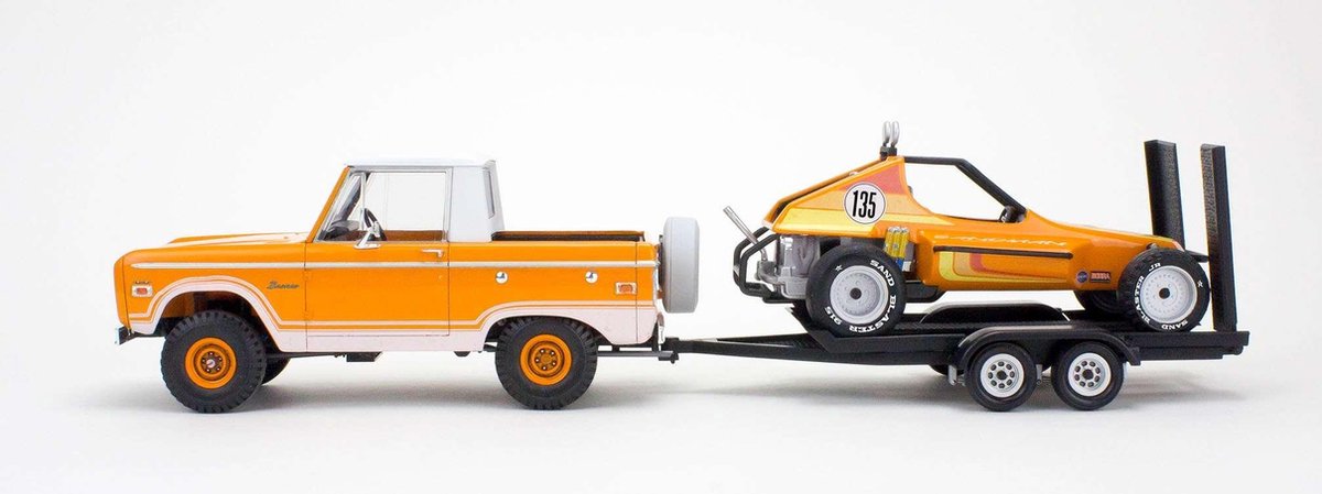 1:25 Revell Ford Bronco Half Cab -Sandman II Car Plastic kit