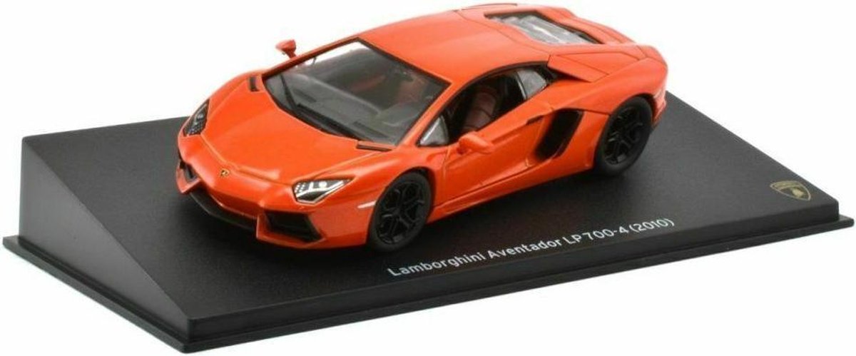 Lamborghini Aventador LP700-4 2010 Orange
