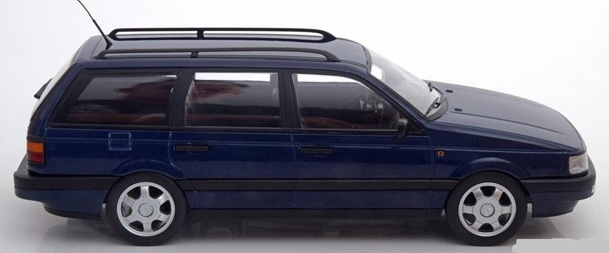 Volkswagen Passat B3 VR6 Variant 1988 Donkerblauw 1-18 KK Scale Limited 1000 Pieces