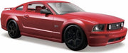 Modelauto Ford Mustang GT 2006 rood 20 x 8 x 5 cm - Schaal 1:24 - Speelgoedauto - Miniatuurauto