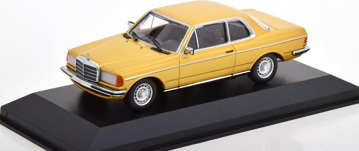 Mercedes-Benz 280 CE ( C123 ) Coupe1976 Goud Metallic 1-43 Maxichamps