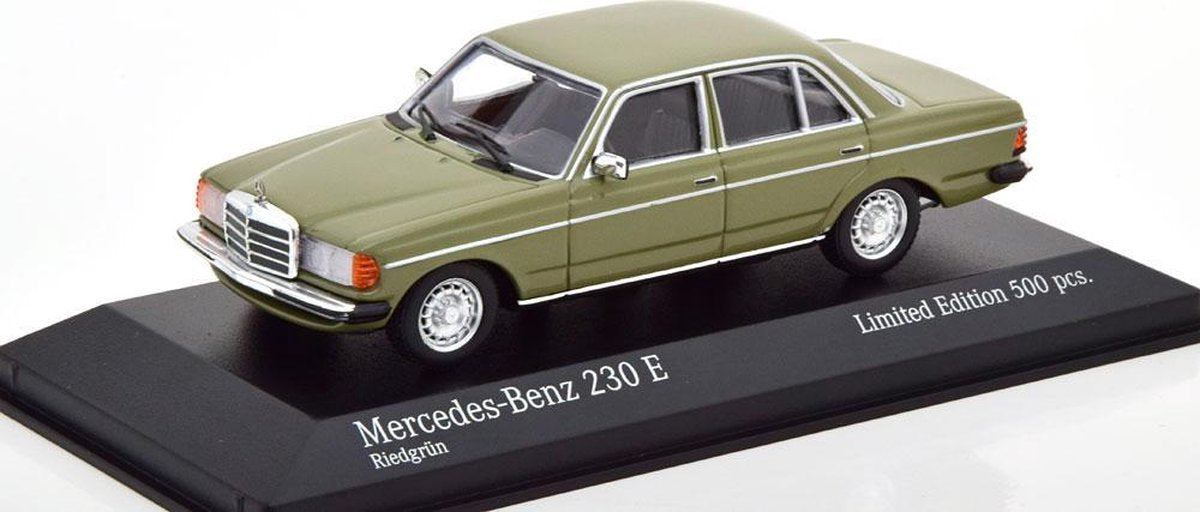 Mercedes-Benz 230E ( W123 )Limousine 1982 Groen 1-43 Minichamps Limited 500 Pieces