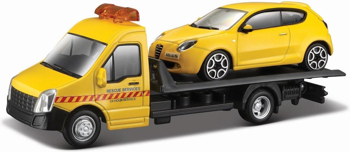 Alfa Romeo Mito + Flatbed Transporter 1:43 geel