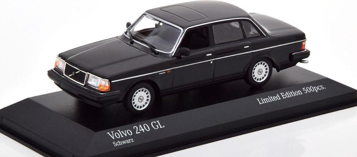 Volvo  240 GL Limousine 1986 Zwart 1-43 Minichamps Limited 500 Pieces