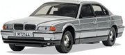 Modelauto BMW 750i James Bond films 14 x 5 x 4 cm zilver - Schaal 1:36 - Speelgoedauto - Miniatuurauto - Bekende auto - Filmauto