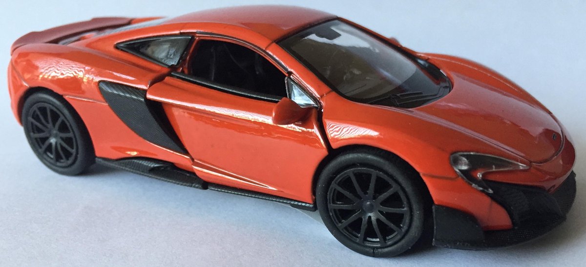 McLaren 675LT 2015 WELLY 43757 1:34 - 1:39 metal collection rood