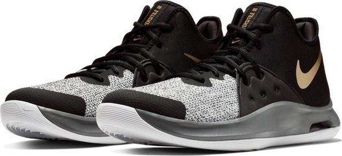 Nike Air Versitile III Basketbalschoenen Heren Sportschoenen - Maat 42 - Mannen - zwart/grijs