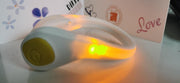 Multifunctionele Fiets opHangen Lampjes super Handig- Schoen LED Verlichting Hardlopen Verlichting-Kinder Buitenspelen Veiligheids Clip-On-Knipperend of Brandend Inclusief Batterijen- Wit met Geel Licht-WATERBESTENDIG