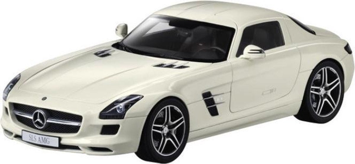 Mercedes-Benz SLS AMG - 1:18 - Motor Max