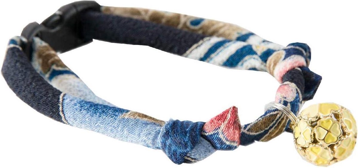 NECOICHI Japanse chirimen stof kattenhalsband met klavervormige hanger marineblauw