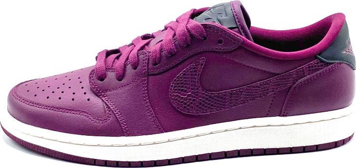 Air Jordan 1 Retro Low OG (Bordeaux) - Maat 40.5