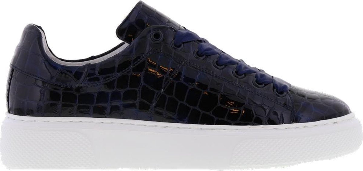 Tango | Alex 4-d  navy patent sneaker - white sole | Maat: 40