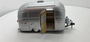 Caravan Airstreamer type 16'Bambi 1:24 GreenLight