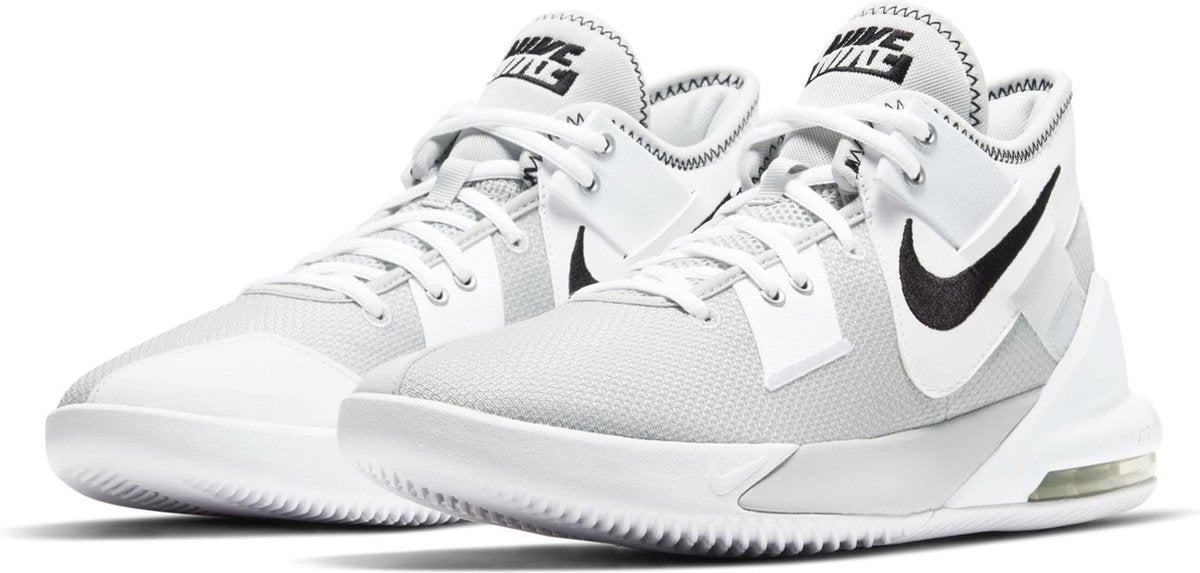 Nike Sportschoenen - Maat 43 - Mannen - wit/zwart