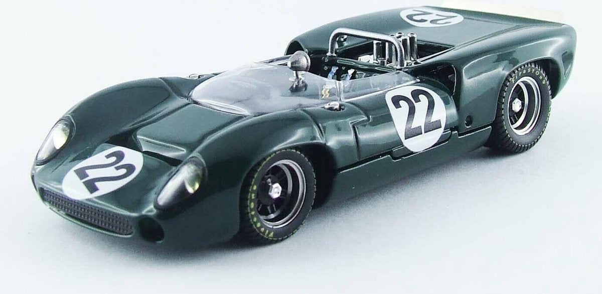Lola T70 Spider #22 Silverstone 1966
