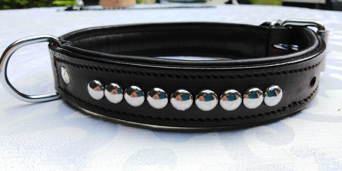 Handgemaakte halsband van tuigleer