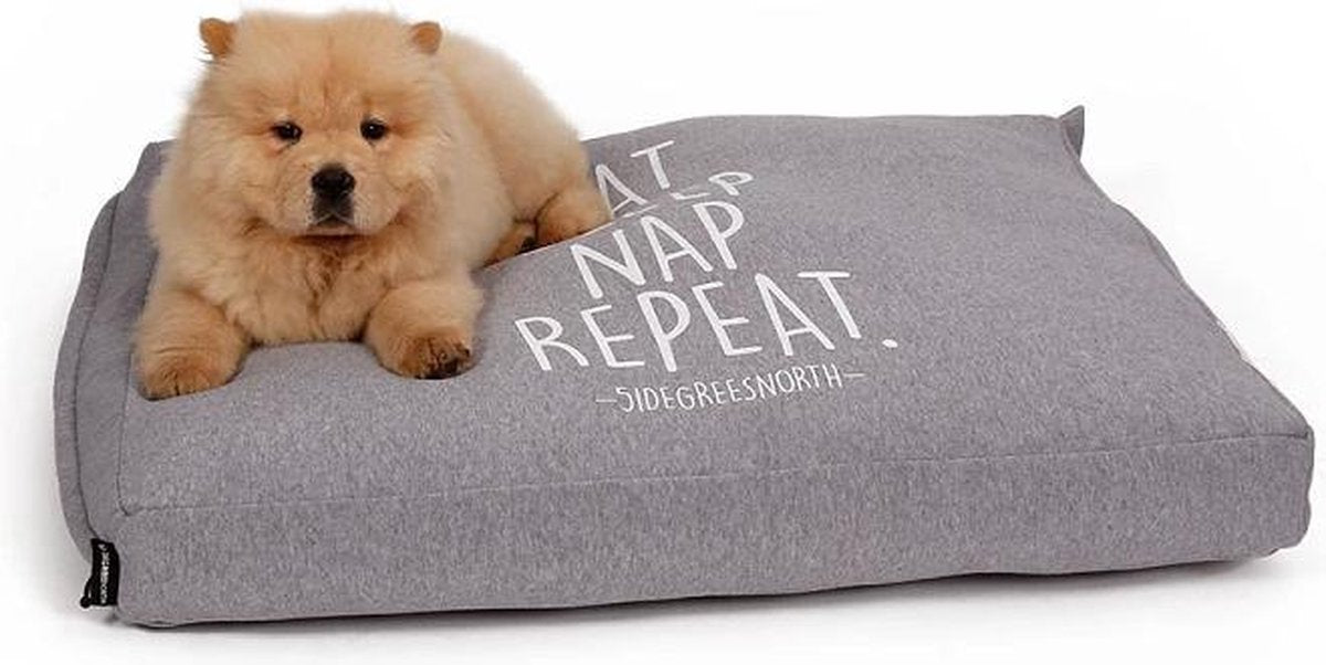51DN Hondenkussen Sweater Eat Sleep Nap Repeat S:80x60cm