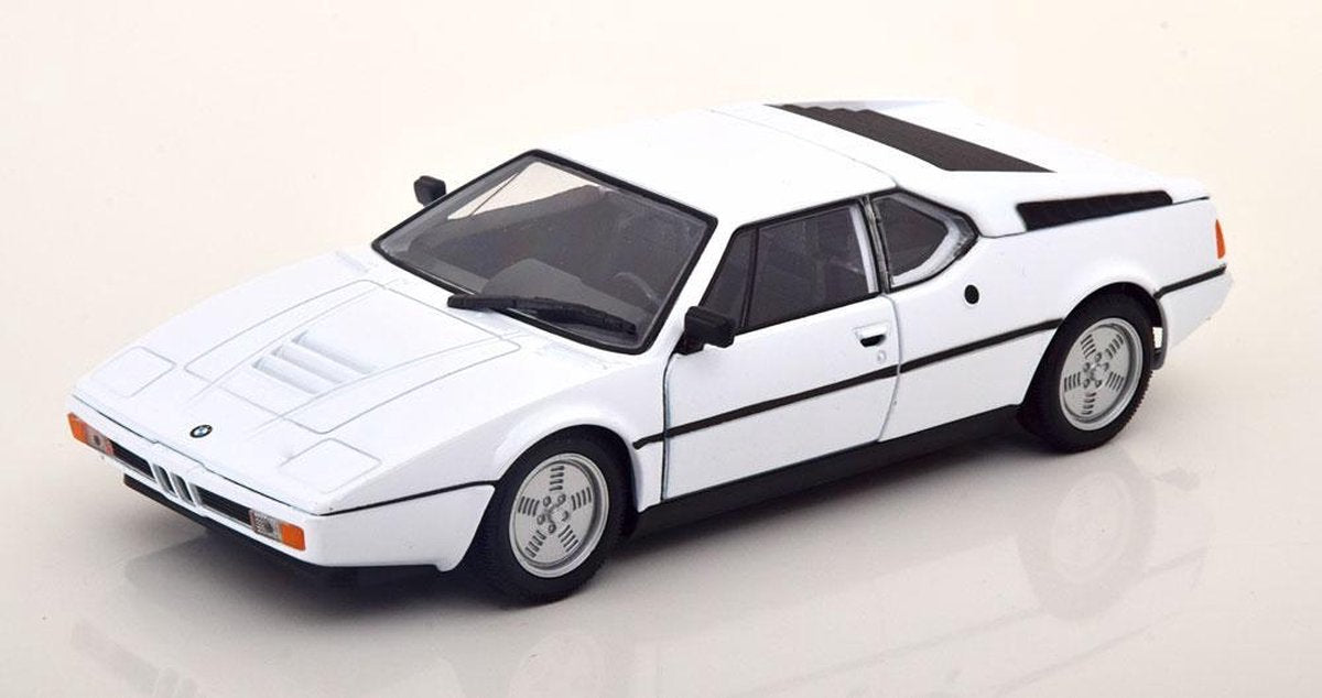 BMW M1 White