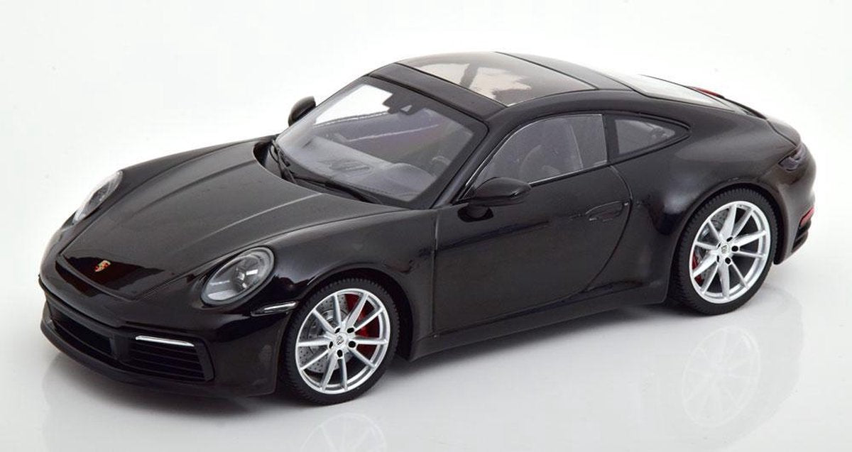 Porsche 911 (992) Carrera 4S Coupe 2019 Zwart 1-18 Minichamps Limited 304 Pieces
