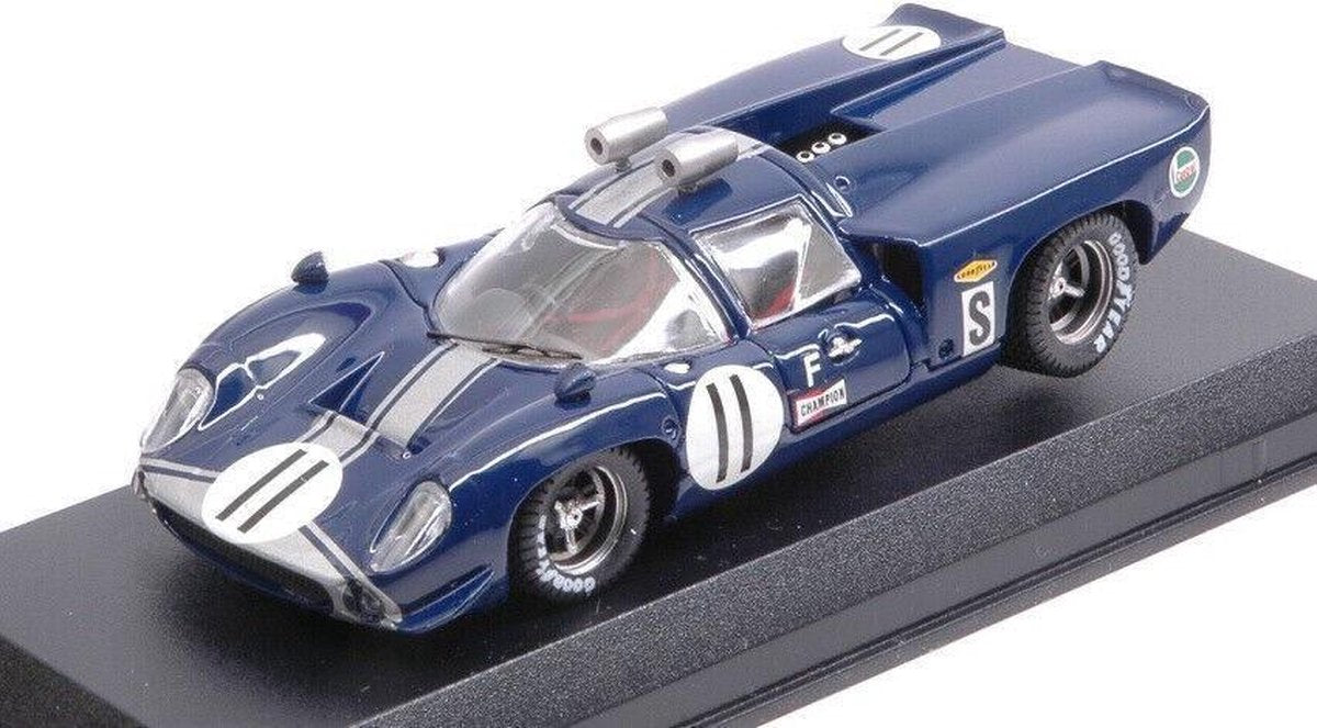 Lola T70 Coupe #11 Sebring 1968