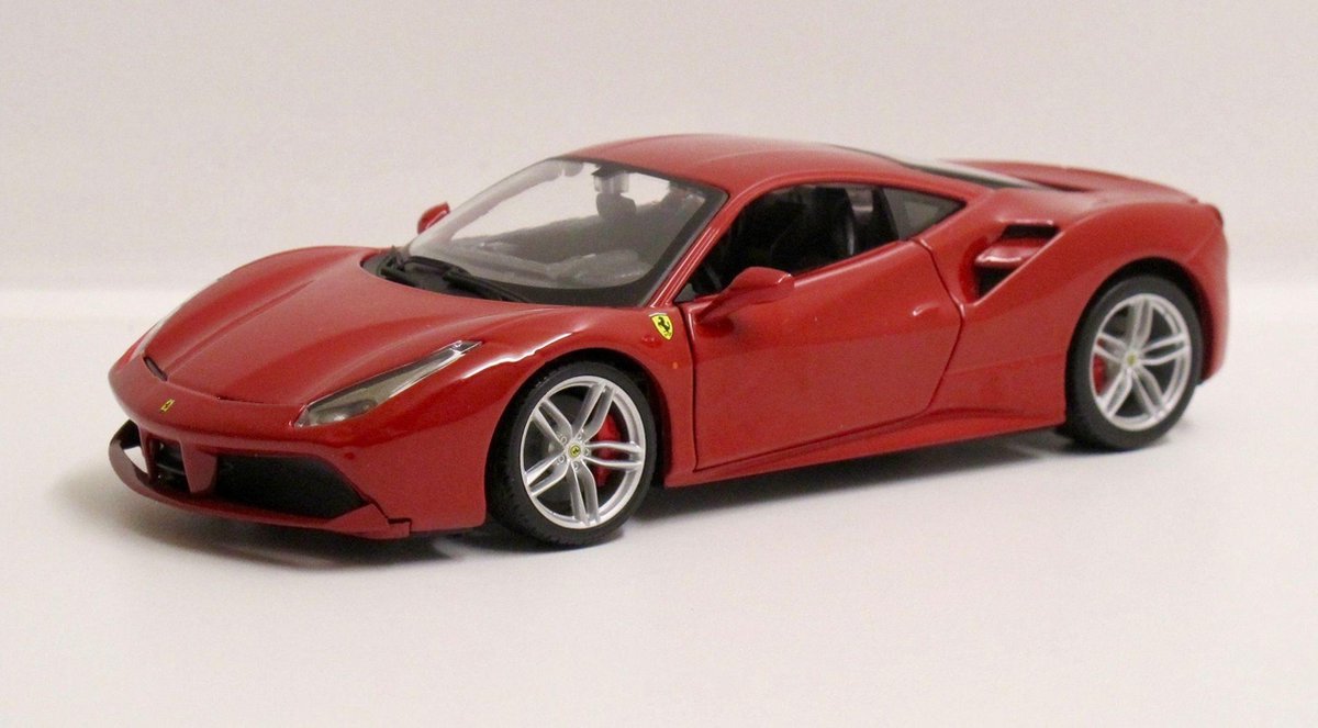Bburago 1/24 Ferrari 488 GTB