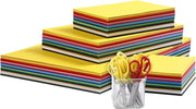 Gekleurd karton en kinderscharen
