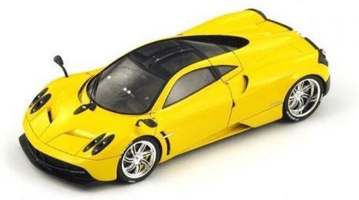 Pagani Huayra 2012 Yellow
