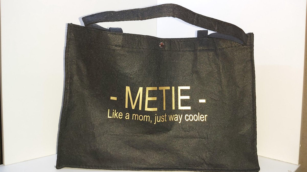 Vilten tas 'METIE' like a mom...
