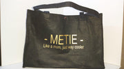 Vilten tas 'METIE' like a mom...
