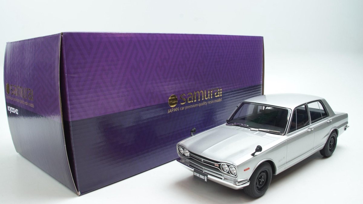 Kyosho Nissan Skyline 2000 GT-R Zilver 1:18