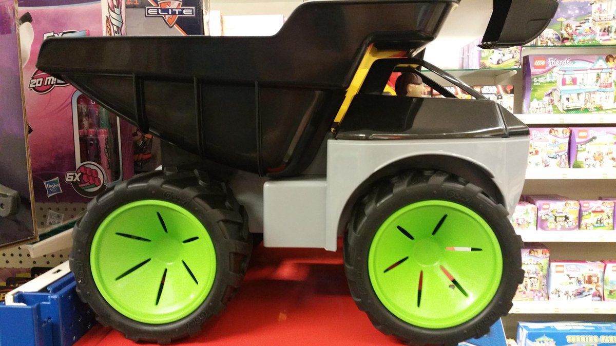 Giant truck Black